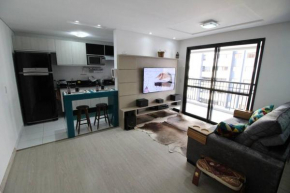 Apartamento no Cabral em Curitiba, com 3 quartos sendo um como closed, e 2 garagens